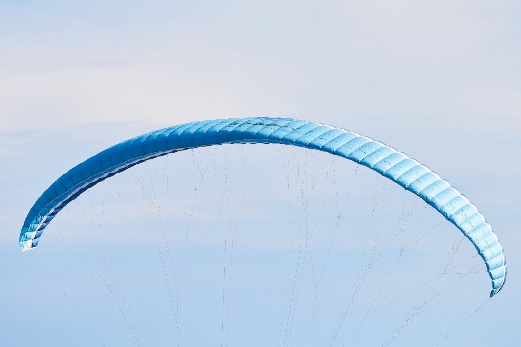 blå fallskärm